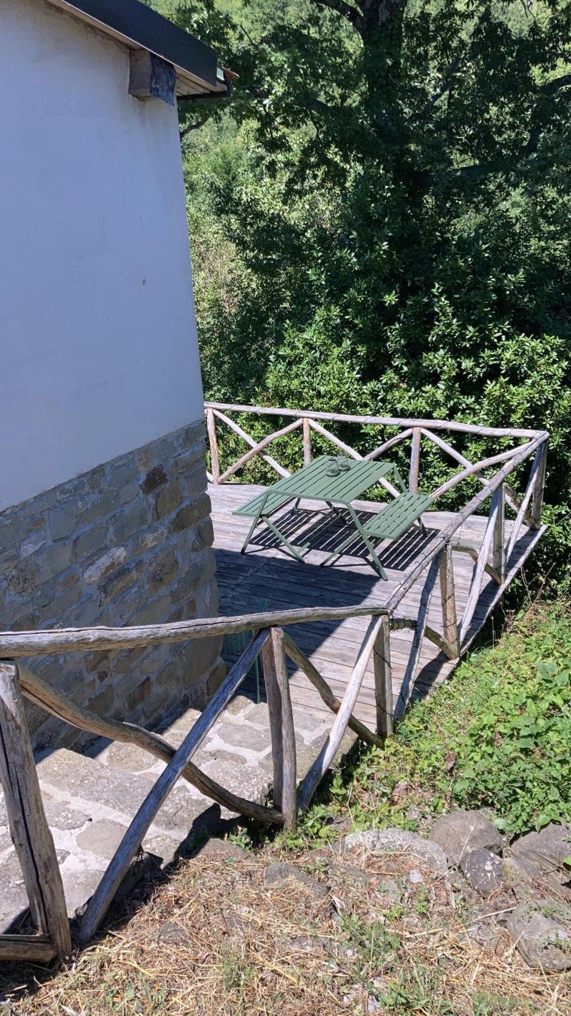 Villa La casina del prete Caprese Michelangelo Exterior foto